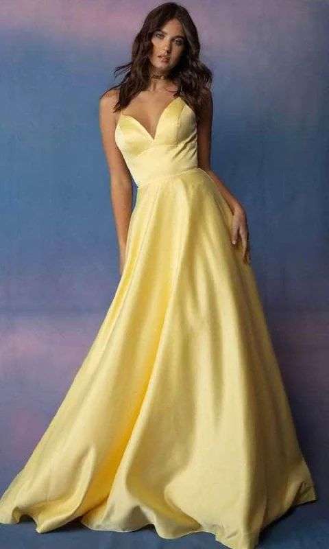 Formal Dress for Urban ThemesEureka Fashion 9008 - Sleeveless Deep Sweetheart Long Gown