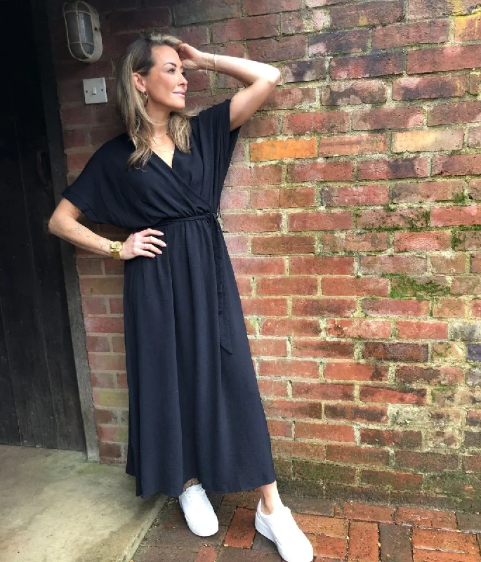 casual chic midi dressesBlack Belted Midaxi Dress