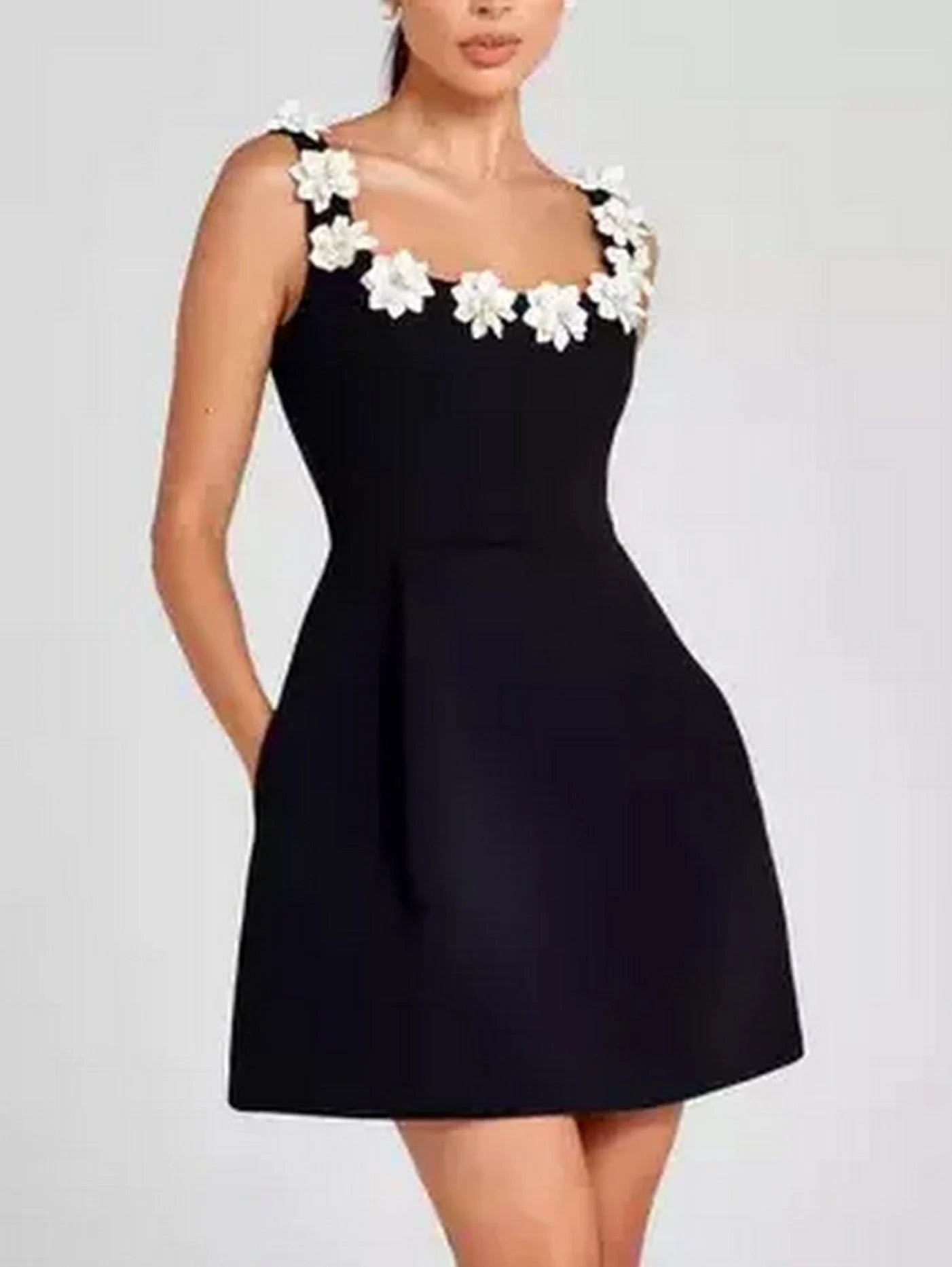 wrap Mimi dresses for an hourglass figureFloral-Applique Contrast Stretch A-Line Mini Dress