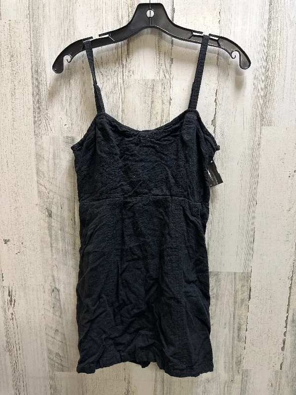 women's tops with cold-shoulder cutsTop Sleeveless By Urban Outfitters  Size: M