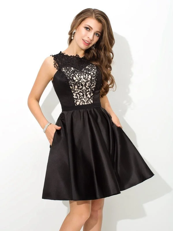 Sleeveless Dress GraduationA-Line/Princess Scoop Lace Sleeveless Short Satin Cocktail Dresses