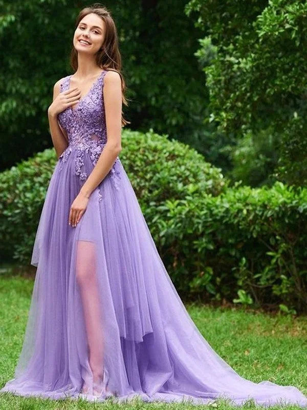 Sleeveless Dress With Off-The-ShoulderA-Line/Princess Tulle Applique V-neck Sleeveless Sweep/Brush Train Dresses